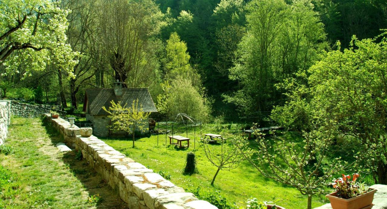 La Grange De Brudour Hotel Aspres-les-Corps Екстериор снимка
